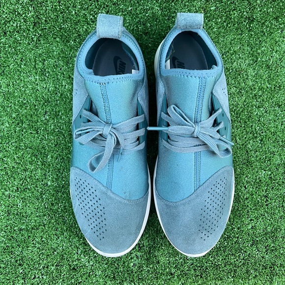 Nike lunarcharge iced Jade women’s size 9.5 sneakers - Picture 3 of 8